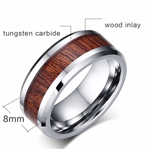 Ring aus Wolfram mit Holzeinlage