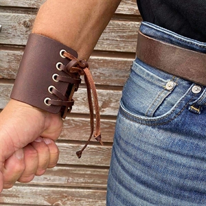 Braunes Rock-Lederarmband