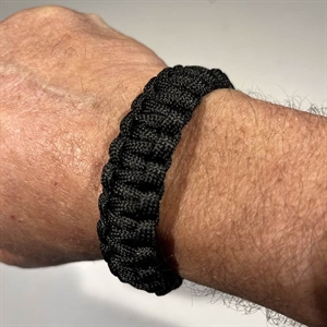 Schwarzes Paracord-Armband 21 cm
