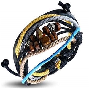 Lederarmband in coolem, trendigem Design.