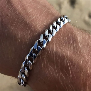Armband aus Stahl
