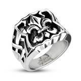 Ring "Fleur De Lis" Design aus Stahl.