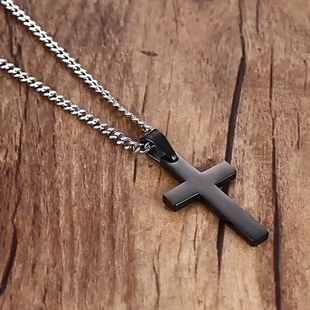 Schwarze Kreuzkette für Männer aus Edelstahl – 35×20 mm Anhänger