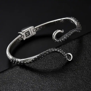 Oktopus Armband aus mattiertem Edelstahl