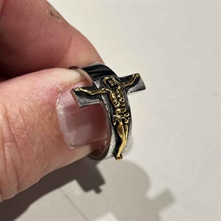 Goldener Jesus-Ring