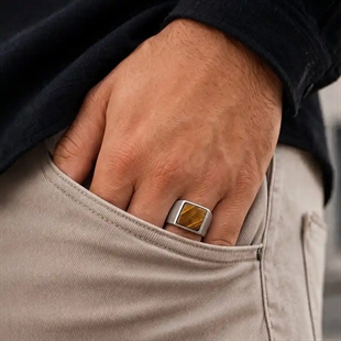 Tigerauge Herrenring aus mattem Edelstahl – quadratischer Siegelring