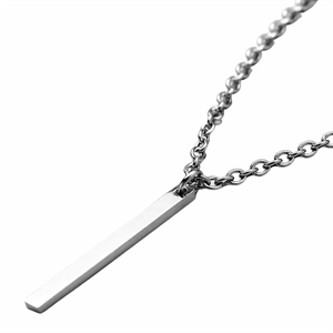 Halskette mit steifer Klinge aus rostfreiem Stahl