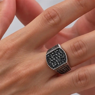 Herrenring mit Stein