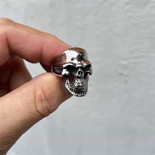 Totenkopf Biker Ring aus Stahl