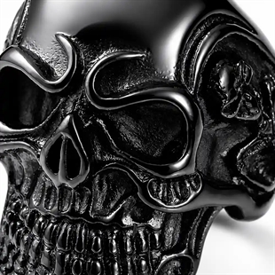 Obsidia Skull Ring – Schwarzer Herrenring aus Stahl
