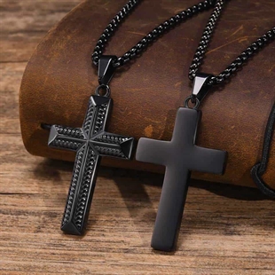 Schwarzes Kreuz Schmuck Mann